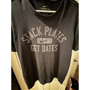 Nike‎ Tee Mens Medium Black Stack Plates Get Dates Graphic T Shirt Athletic